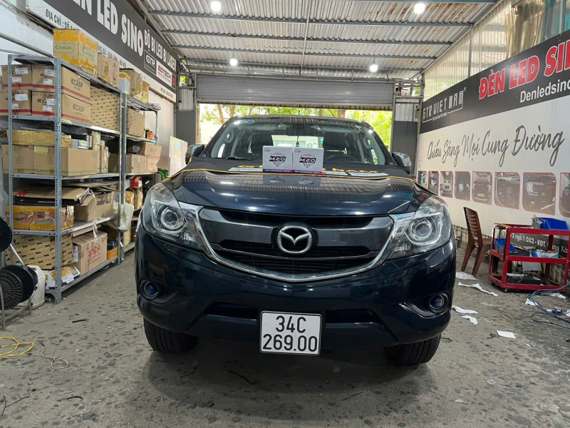 Độ đèn nâng cấp ánh sáng Bi Titan M20 Ultra cho xe Mazda BT50